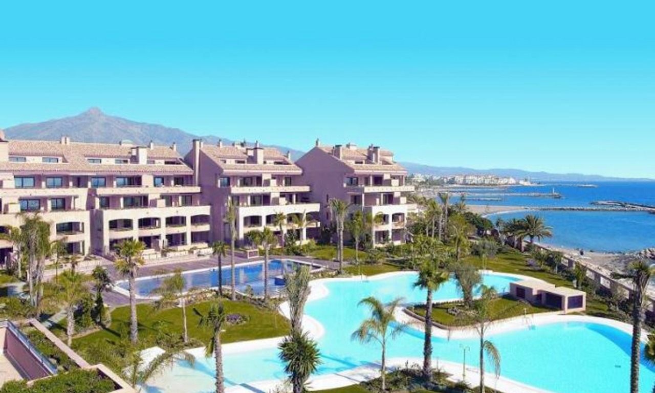 Luxury seafront penthouse for sale in Malibu, Puerto Banus, Marbella 1
