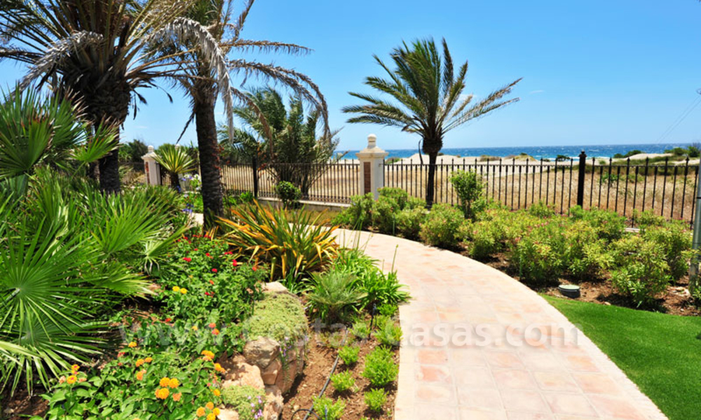 Opportunity! Urgent sale! Exclusive First-Line beach apartment for sale in Marbella 8412