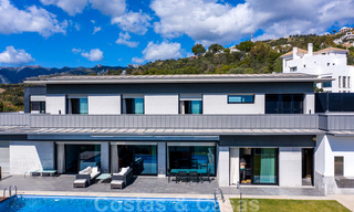 Move in ready! Modern villa for sale with stunning open sea views just east of Marbella centre 32705 