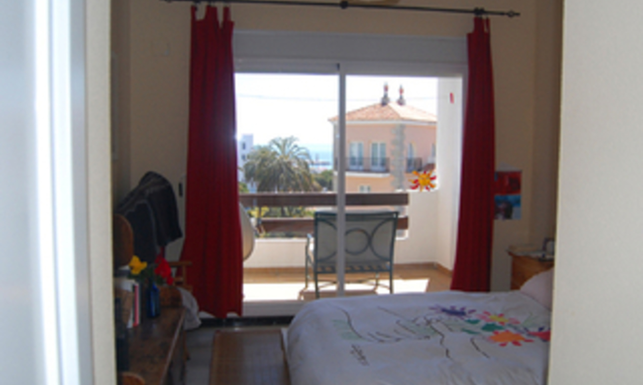 Beachside apartment for sale, 2nd line beach, Puerto Banus - Marbella 13