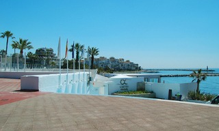 Beachside apartment for sale, 2nd line beach, Puerto Banus - Marbella 18