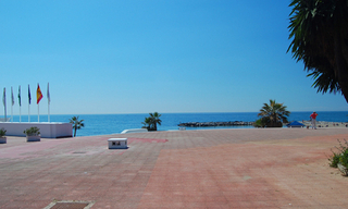 Beachside apartment for sale, 2nd line beach, Puerto Banus - Marbella 15