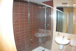 /db/huizen/1256222062bath_2.JPG.thumb.JPG