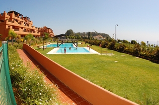 /db/huizen/1256222062pool.JPG.thumb.JPG