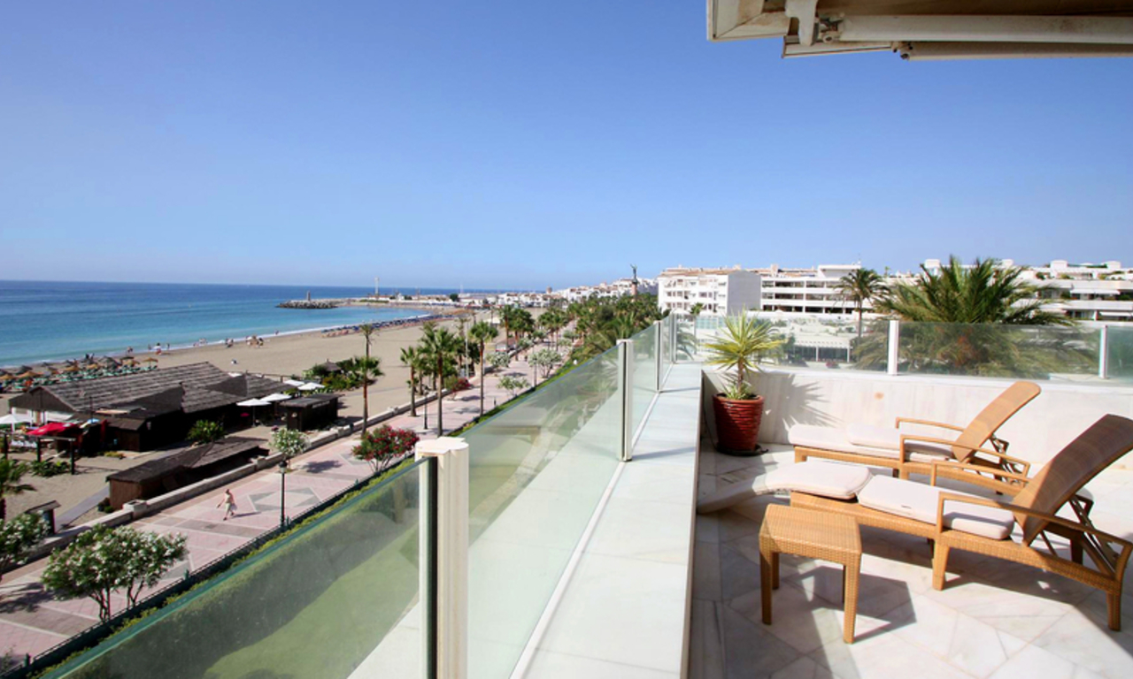Frontline beach luxury penthouse for sale in Puerto Banus - Marbella 4