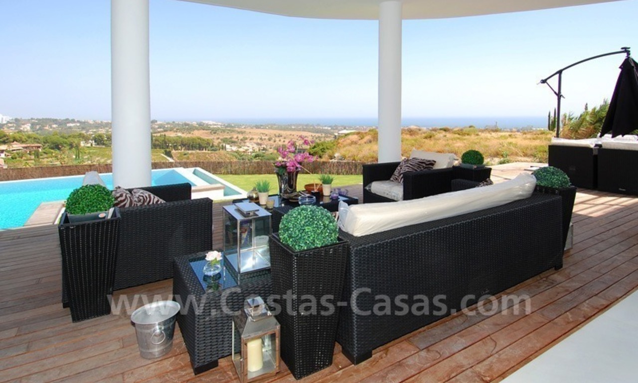 Distressed sale - Modern style villa for sale in a gated golf resort between Marbella, Benahavis and Estepona 11