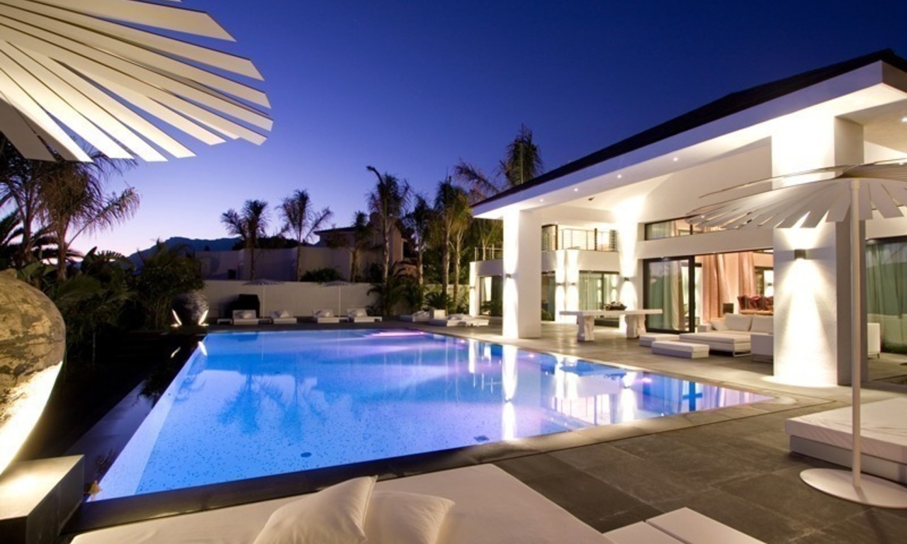 Contemporary new luxury villa for sale exclusive beachside Los Monteros Playa - Marbella 1