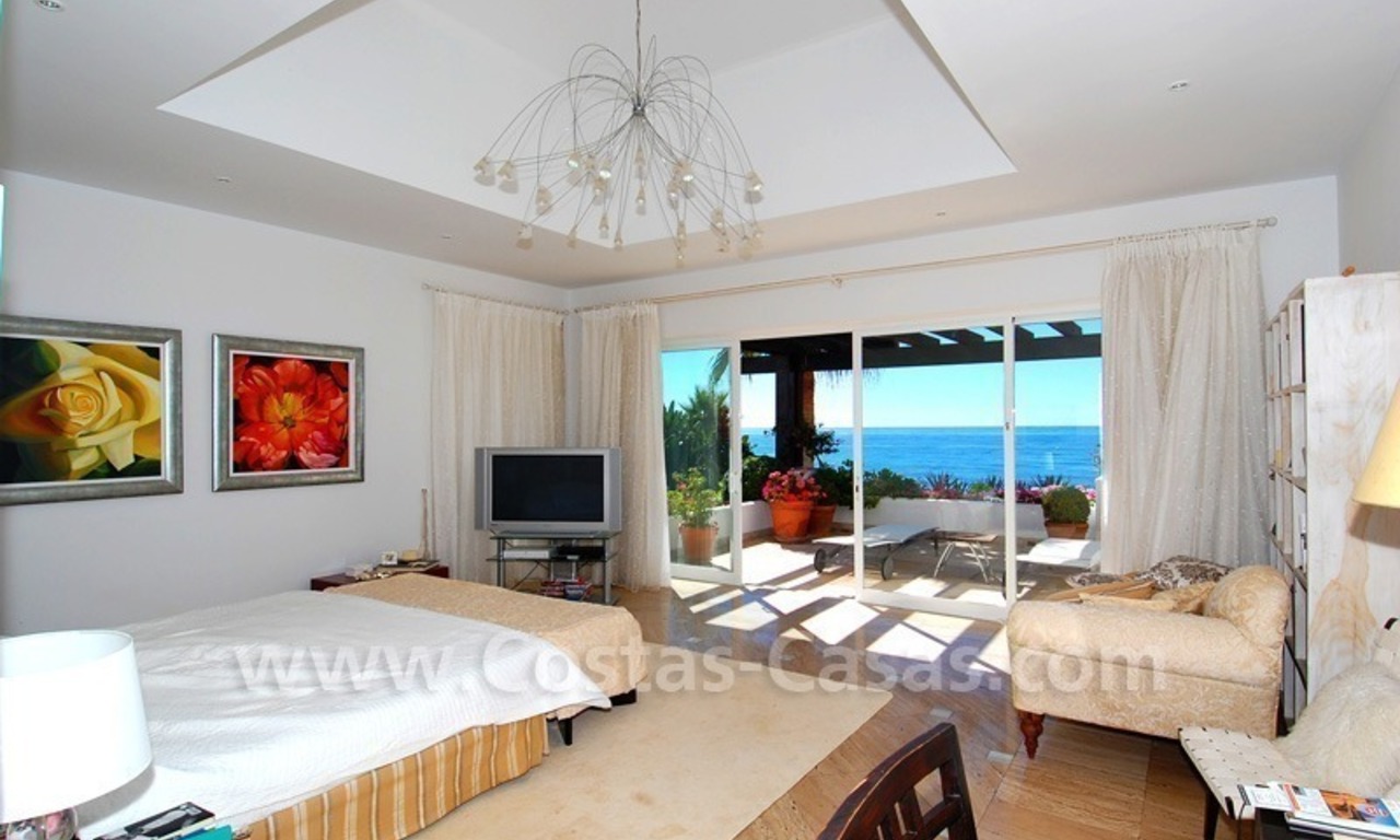 Exclusive frontline beach villa for sale, Marbella - Estepona 22