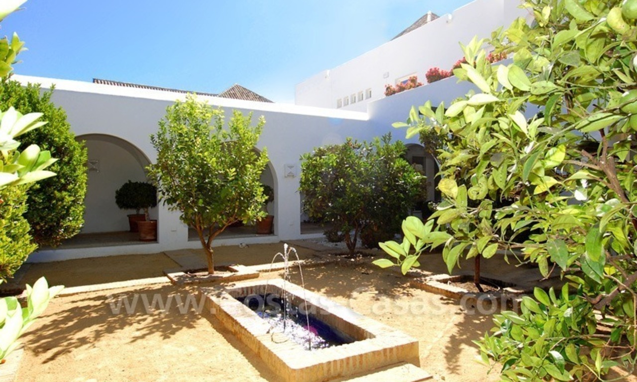 Exclusive frontline beach villa for sale, Marbella - Estepona 27