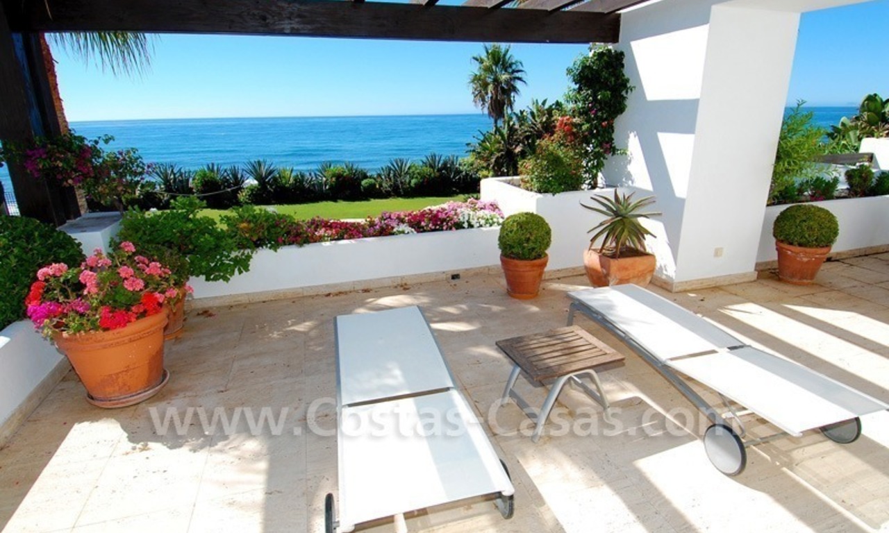 Exclusive frontline beach villa for sale, Marbella - Estepona 23