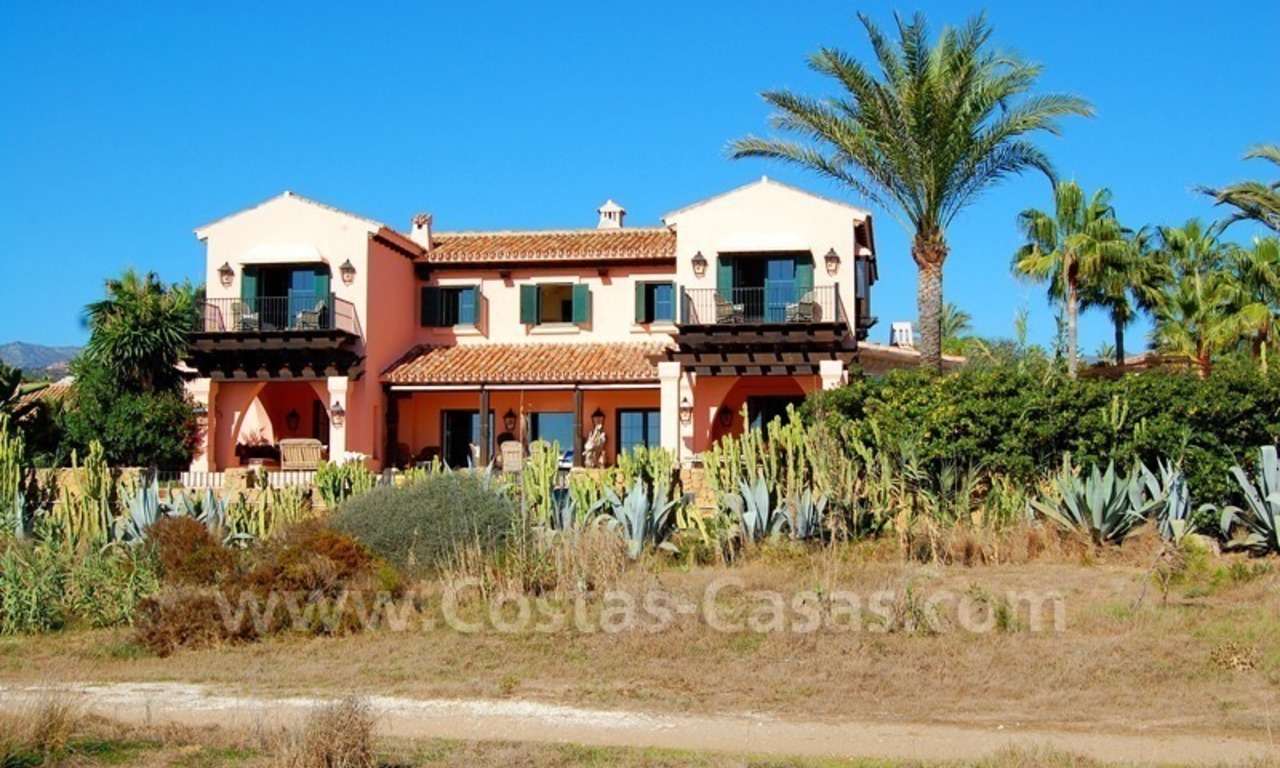 Beachfront exclusive villa for sale, frontline beach, Los Monteros - Bahia de Marbella - Marbella 16