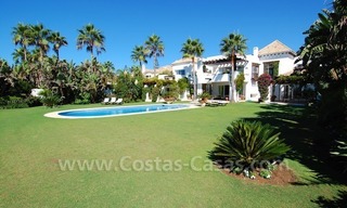 Exclusive frontline beach villa for sale, Marbella - Estepona 3
