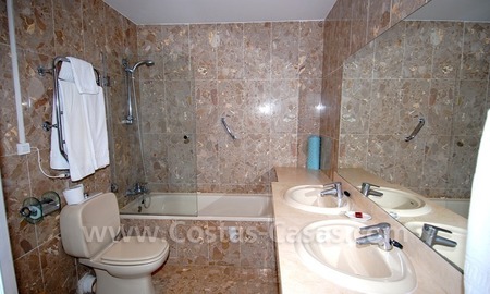 /db/huizen/1288620055bathroom_01.jpg.thumb.jpg