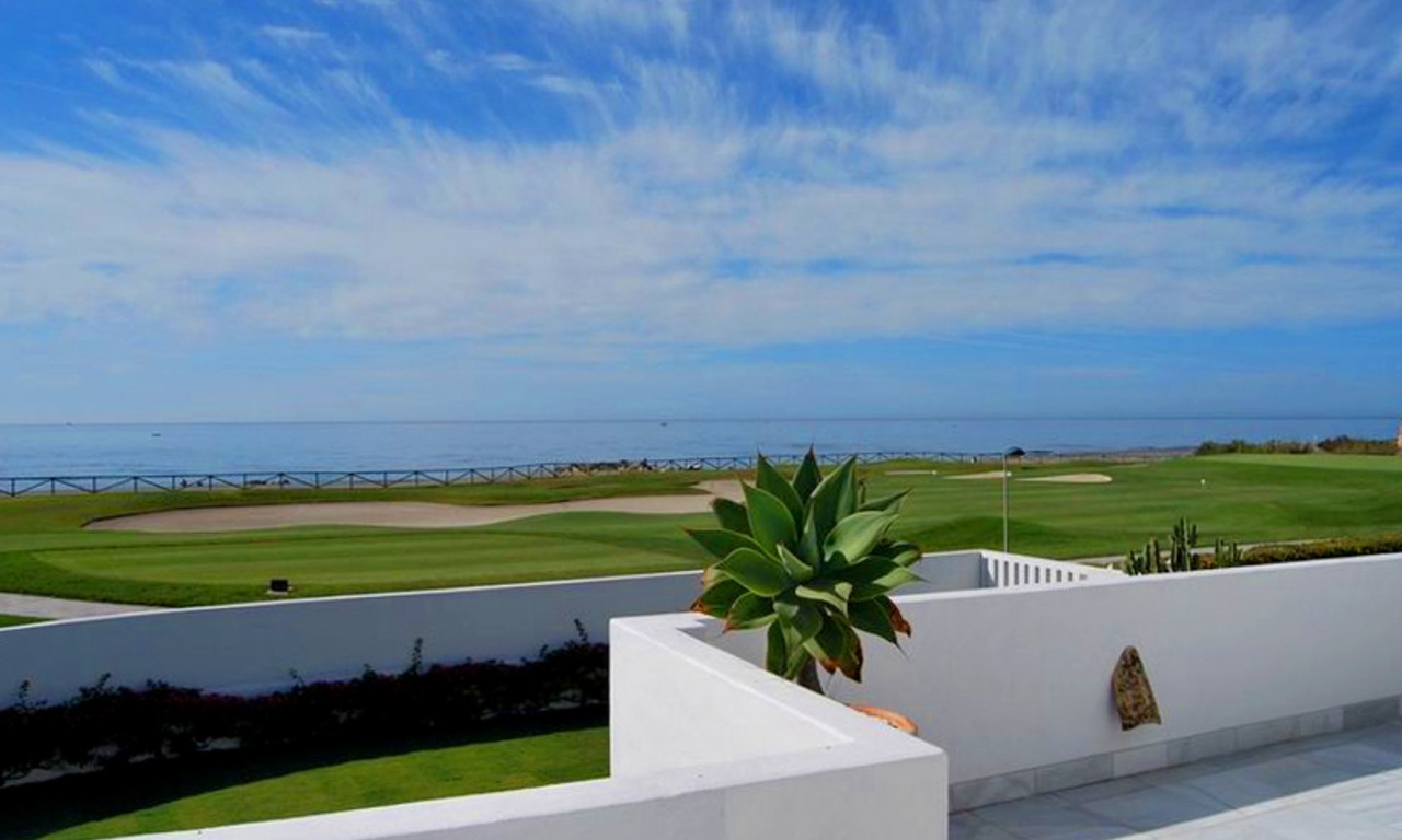 Frontline beach and front line golf villa for sale in Marbella 0