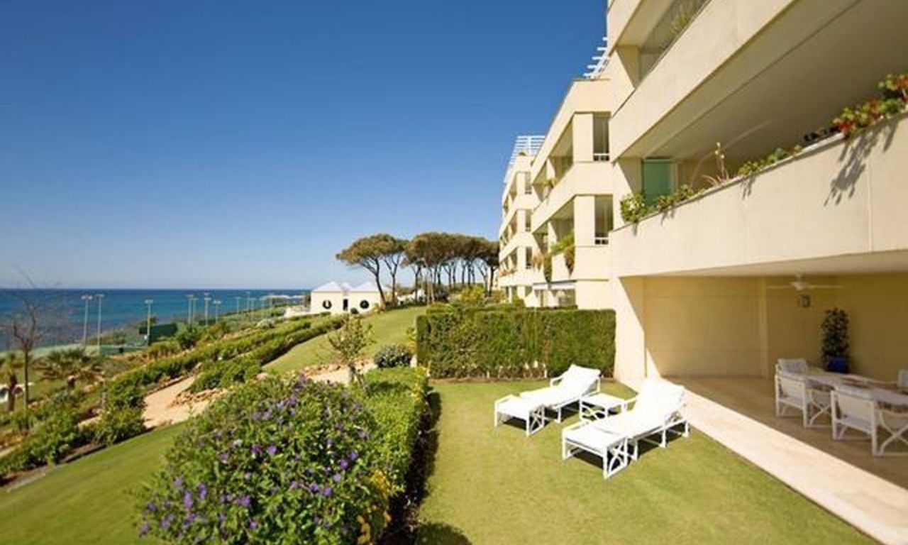 Frontline beach garden apartment for sale in Cabopino, Marbella 4