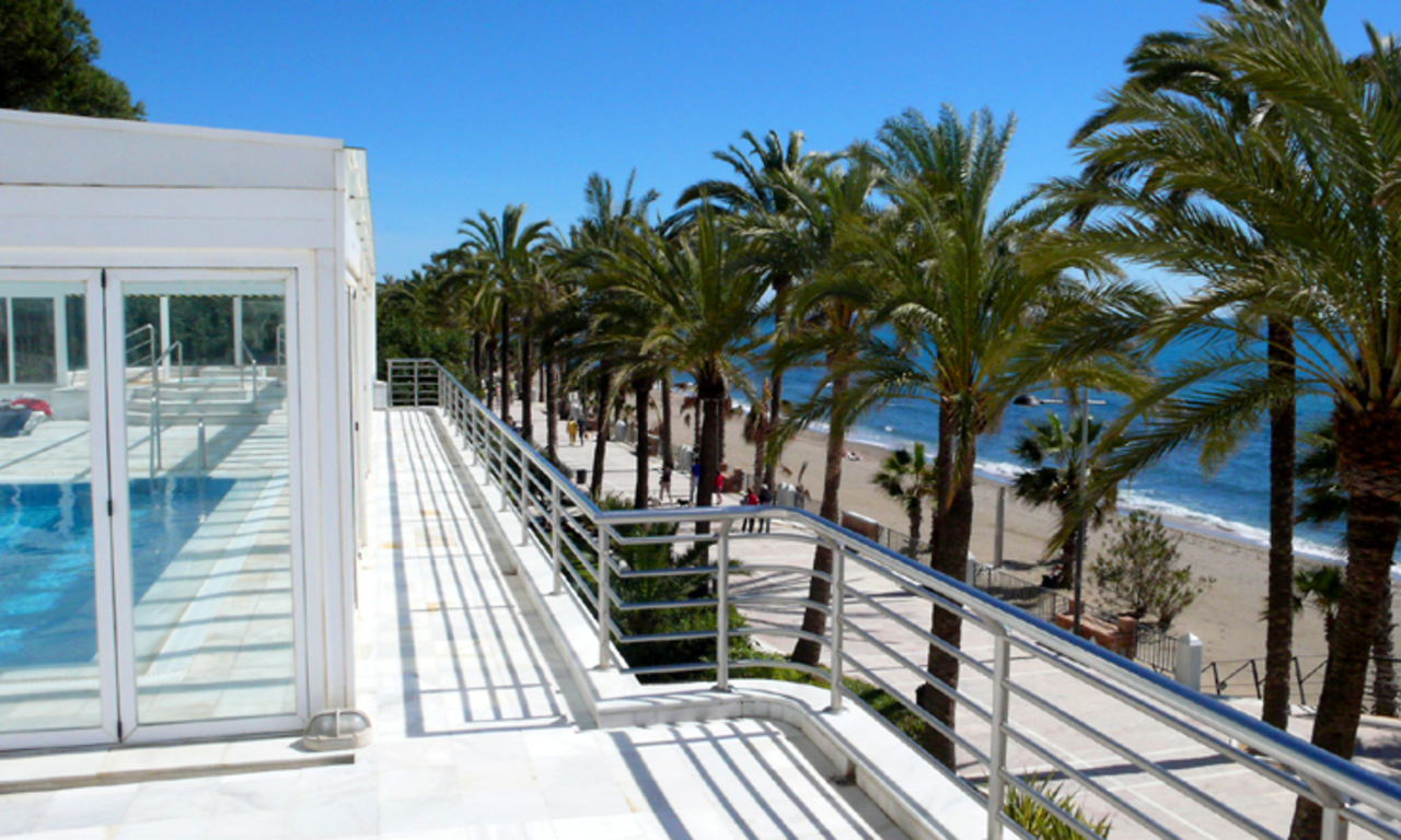 Bargain Luxury Penthouse apartment for sale, beachfront Golden Mile - Marbella centre 2