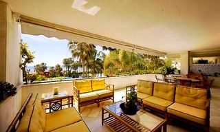 Beachfront apartment for sale, first line beach Puerto Banus - Marbella 1