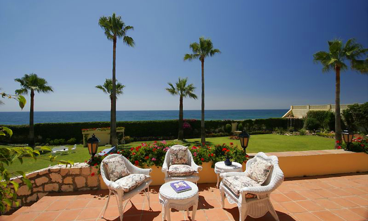 Beachfront villa for sale, Marbella 1
