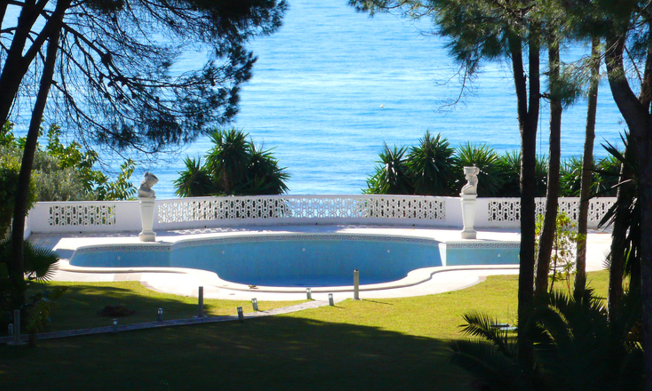Beachfront villa property for sale, beachside Golden Mile, near Marbella centre 0