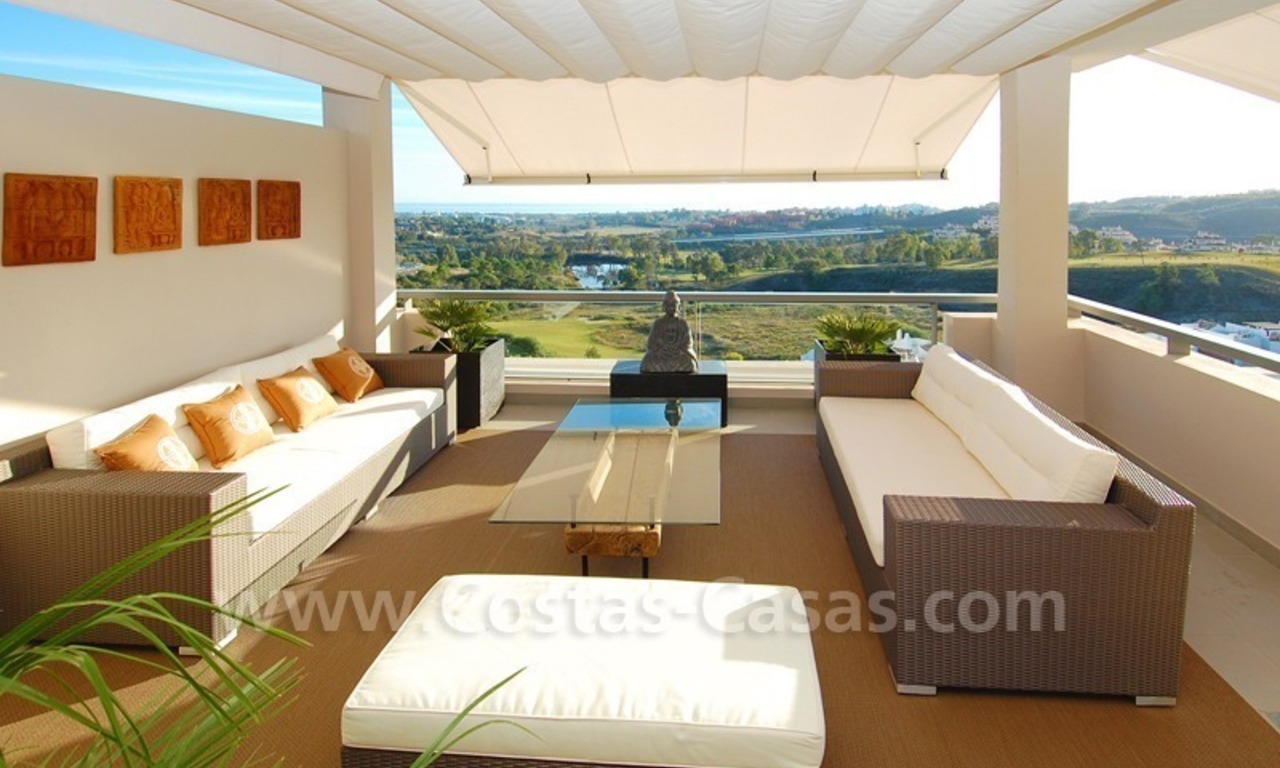 Modern luxury golf apartments with sea views for sale in the area of Marbella - Benahavis 7