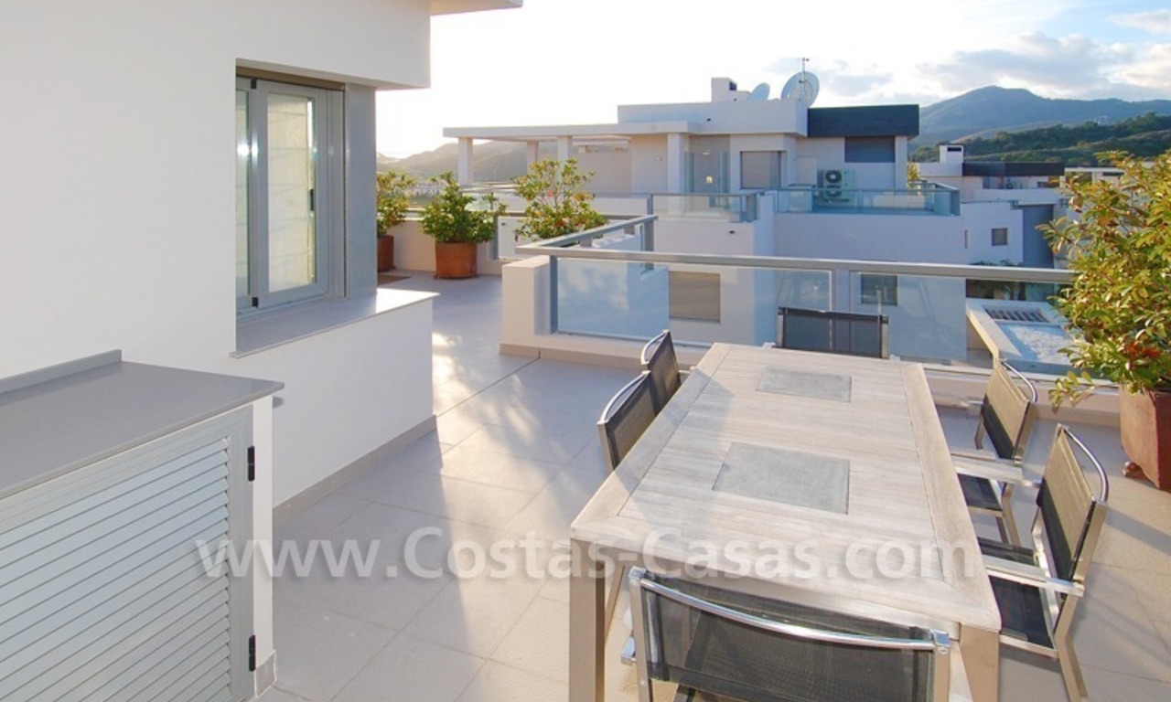 Modern luxury golf apartments with sea views for sale in the area of Marbella - Benahavis 11