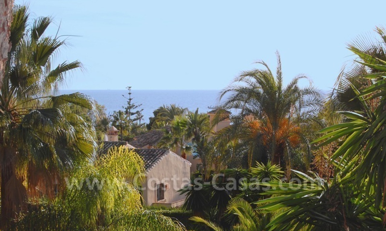 Beachside villa for sale, close to the beach, in Marbella 26