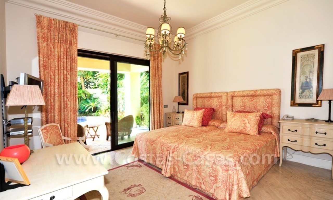 Exclusive villa for sale, beachside Golden Mile in Marbella 24