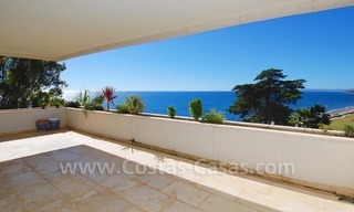 Beachfront apartments and penthouse for sale in a front line beach complex on the New Golden Mile, Marbella - Estepona 6