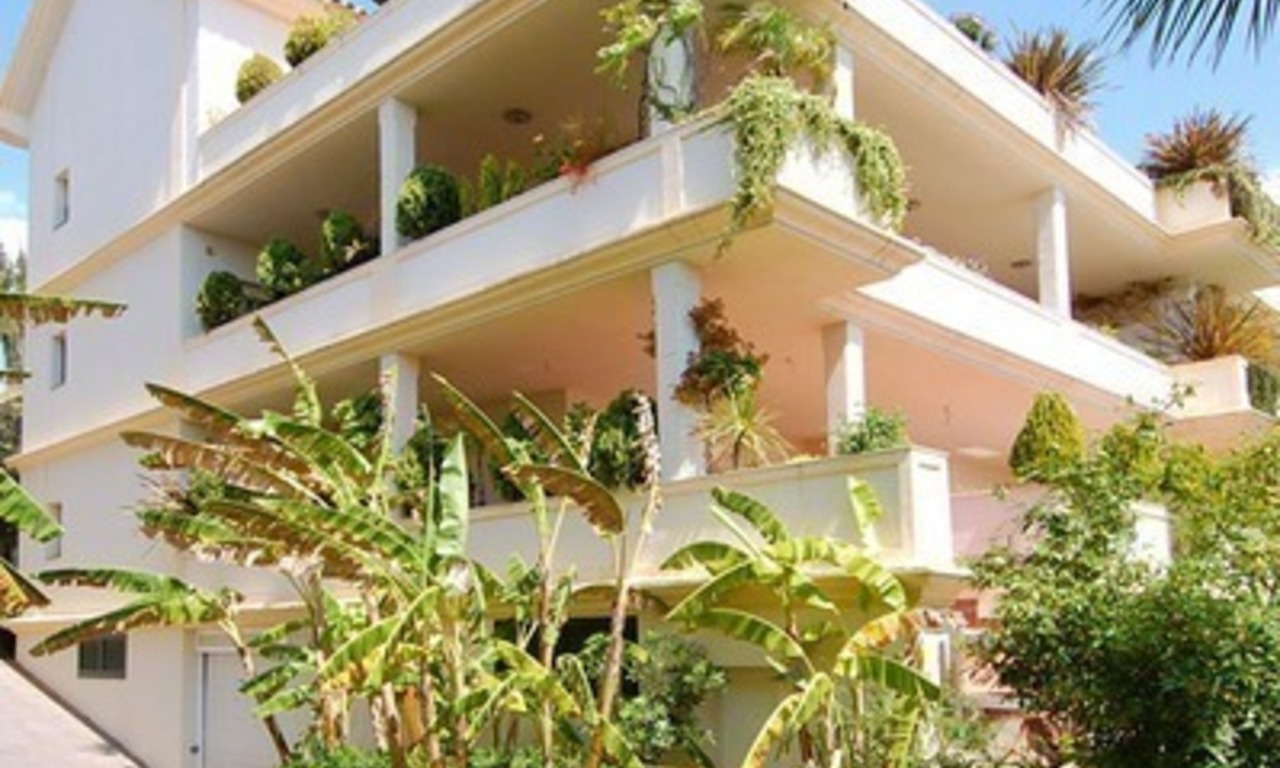 Exclusive penthouse apartment to buy on the Golden Mile in Marbella 24