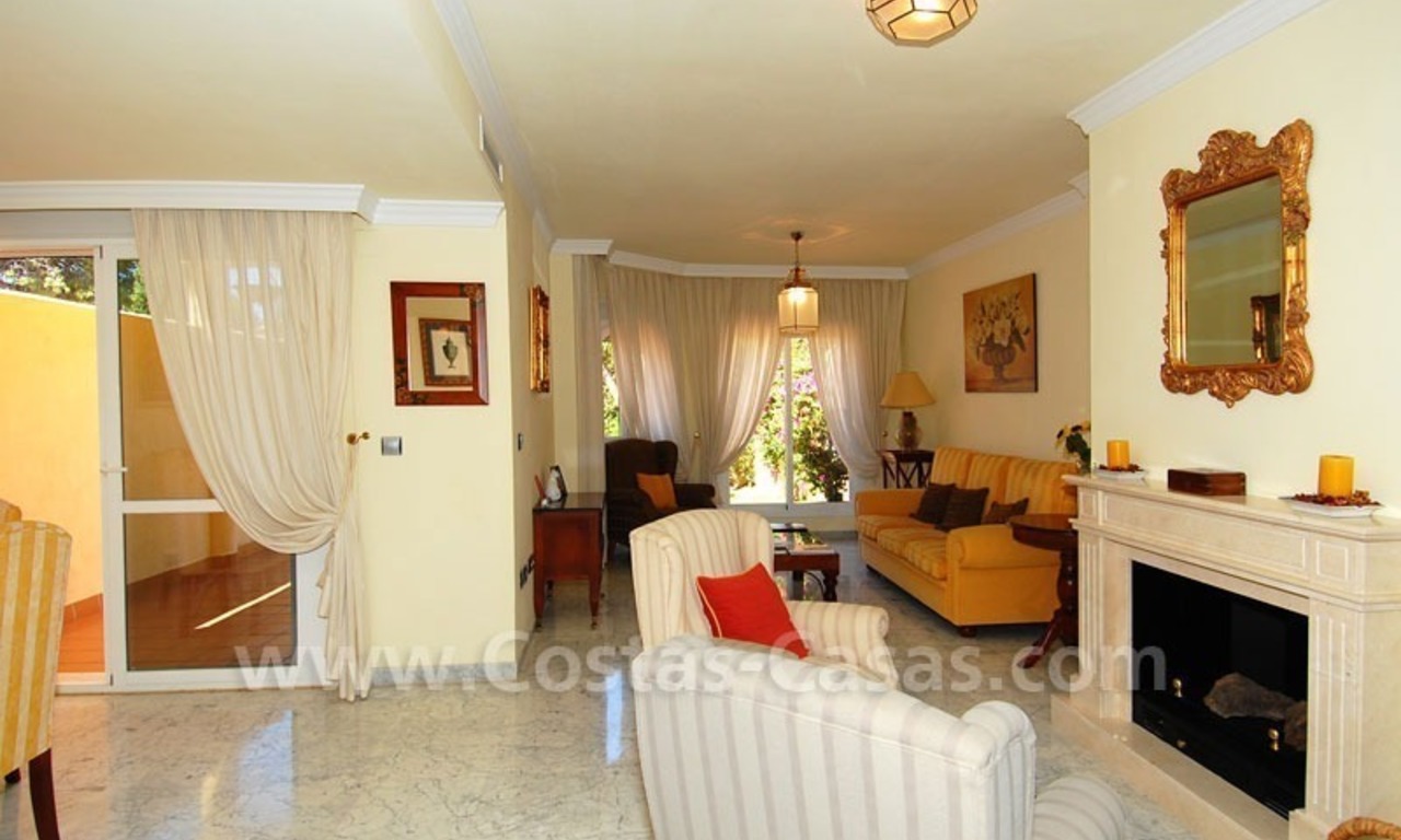 Bargain townhouses for sale on the Golden Mile in Marbella 11