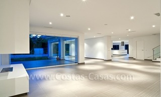 Modern styled first line golf villa for sale in Nueva Andalucía, Marbella 3