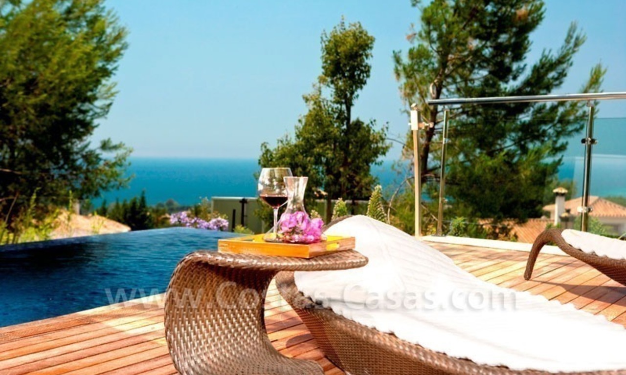 Contemporary style luxury houses for sale on the Golden Mile in Marbella 7