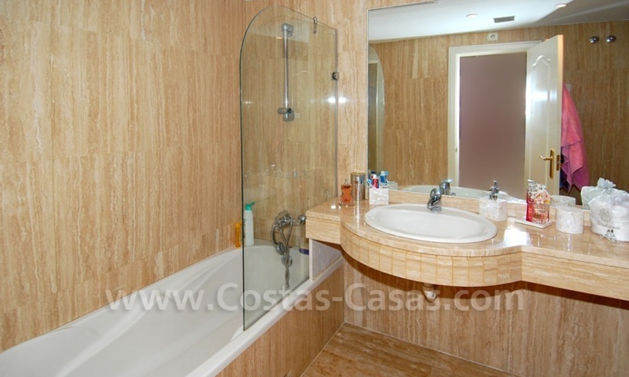 Spacious luxury apartment for sale in Nueva Andalucía very near to Puerto Banús in Marbella 7