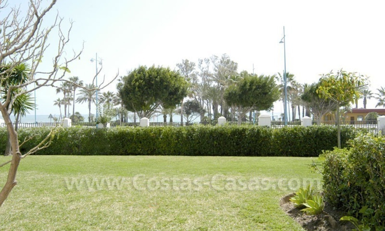 Spacious apartment for sale on the beachfront complex in Marbella. 0