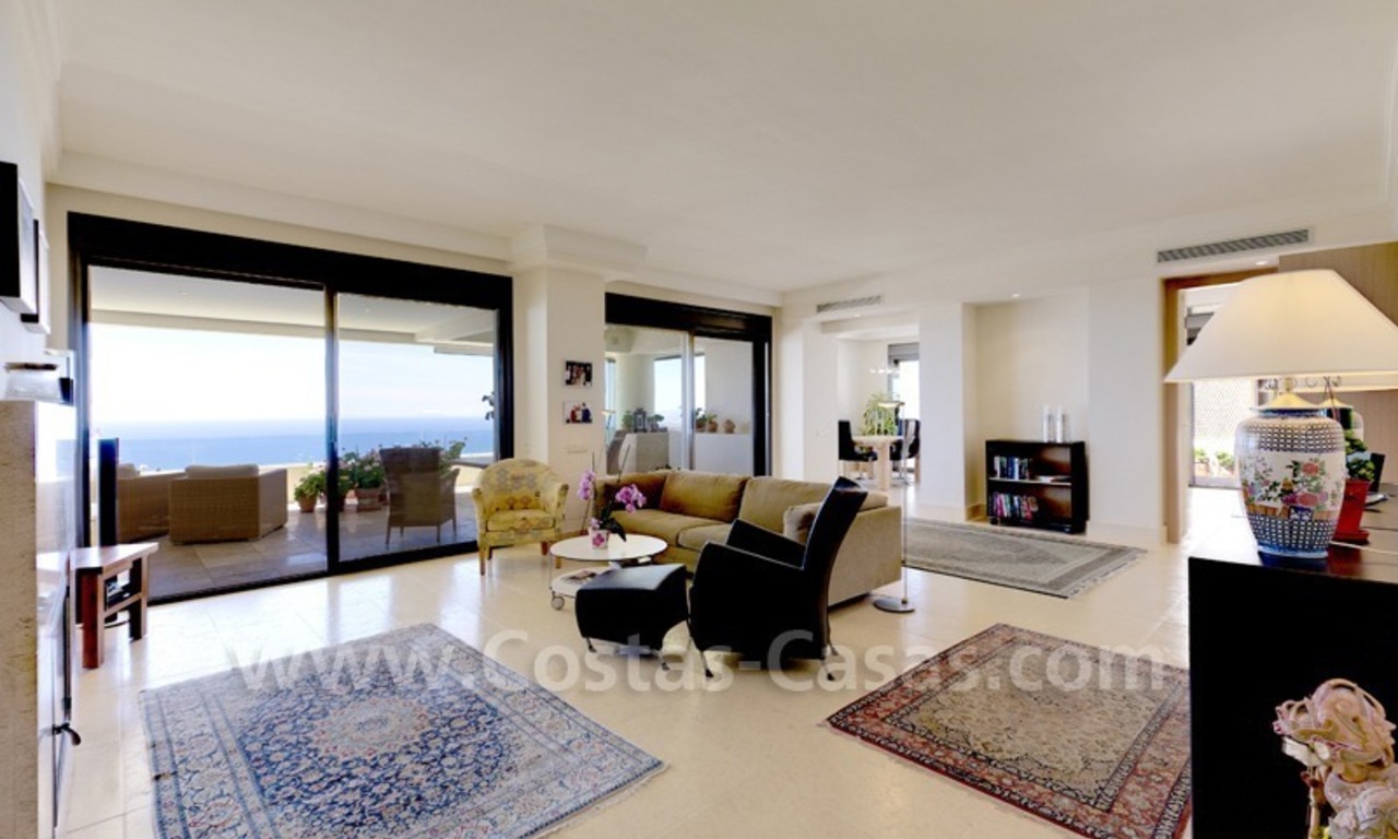 Luxury modern style penthouse apartment for sale in Marbella 10