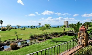 Frontline beach luxury apartment for sale in an exclusive beachfront complex between Marbella and Estepona 4