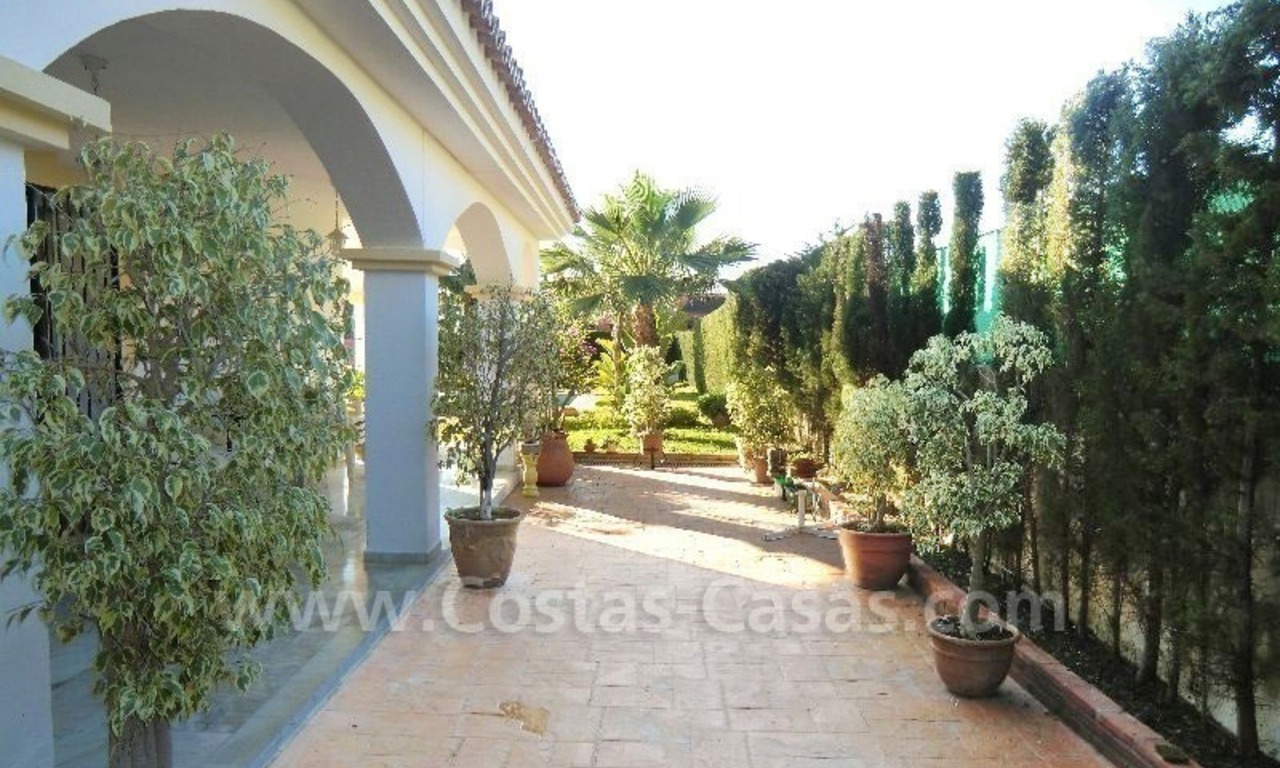 Bargain Andalusian style detached villa to buy in West Marbella 5
