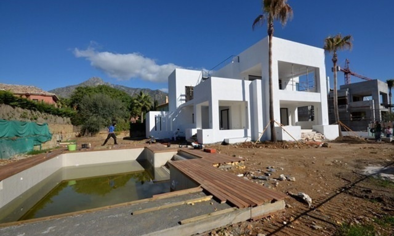Modern luxury villa for sale in contemporary style on the Golden Mile in Marbella 12