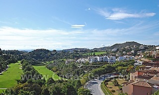 Bargain penthouse apartment for sale in a gated first line golf complex, Marbella – Benahavis 1