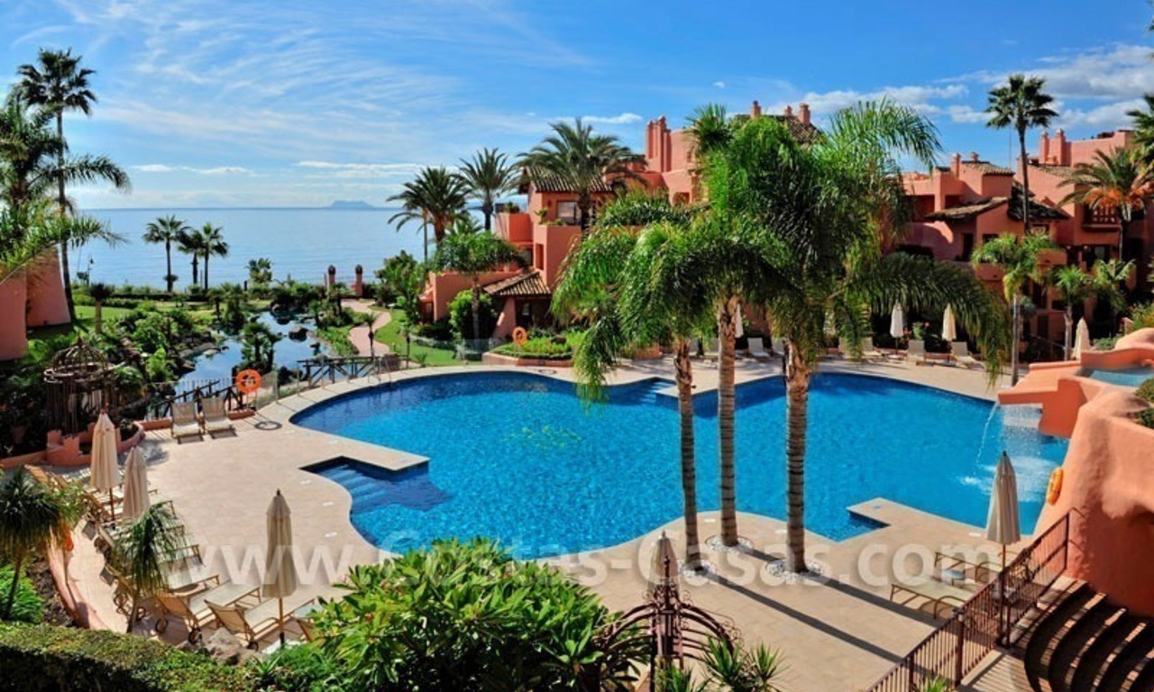 Bargain luxury penthouse apartment for sale, exclusive beachfront complex, New Golden Mile, Marbella - Estepona 1