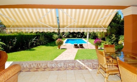 /db/huizen/1323359518terrace_pool_01_108290_2.jpg.thumb.jpg