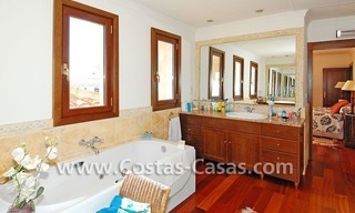 Andalusian style detached villa to buy in a golf resort, New Golden Mile - Marbella - Benahavis - Estepona 17