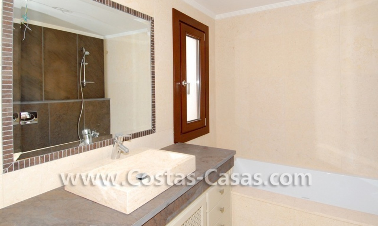 Cozy luxury villa to buy in a gated resort, Benahavis – Estepona - Marbella 16