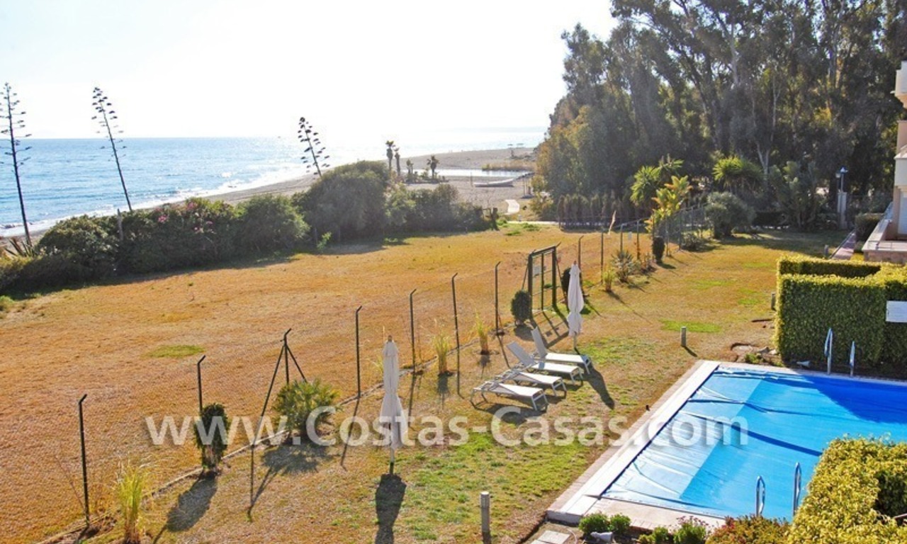 Luxury front line beach apartment for sale in an exclusive beachfront complex, New Golden Mile, Marbella - Estepona 2