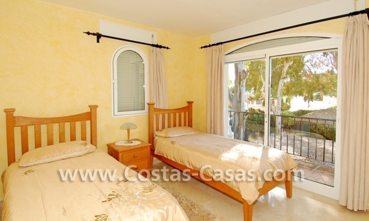 Cozy villa to buy in East of Marbella 17