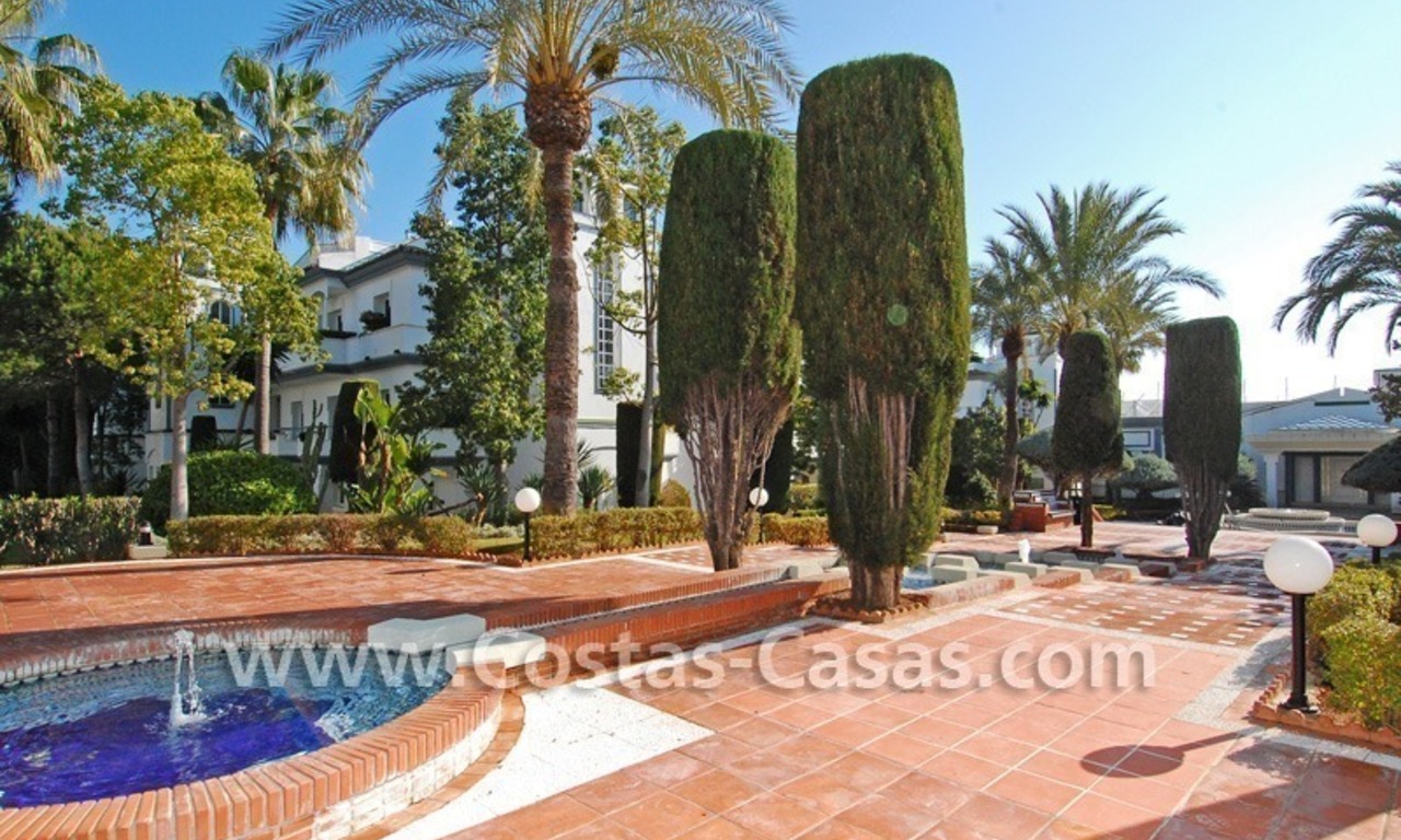 Frontline beach detached villa for sale on gated beachfront complex, Marbella - Estepona 29