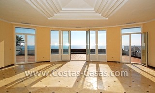 Frontline beach detached villa for sale on gated beachfront complex, Marbella - Estepona 13