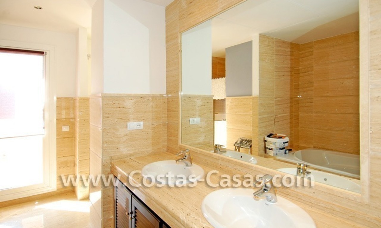 Bargain luxury penthouse apartment to buy in Nueva Andalucia - Marbella 9