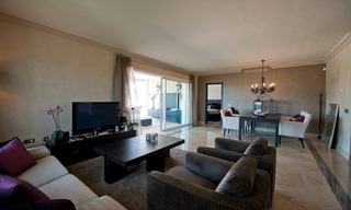 Large luxury apartment for sale on golf resort in the area of Marbella – Benahavis – Estepona 11