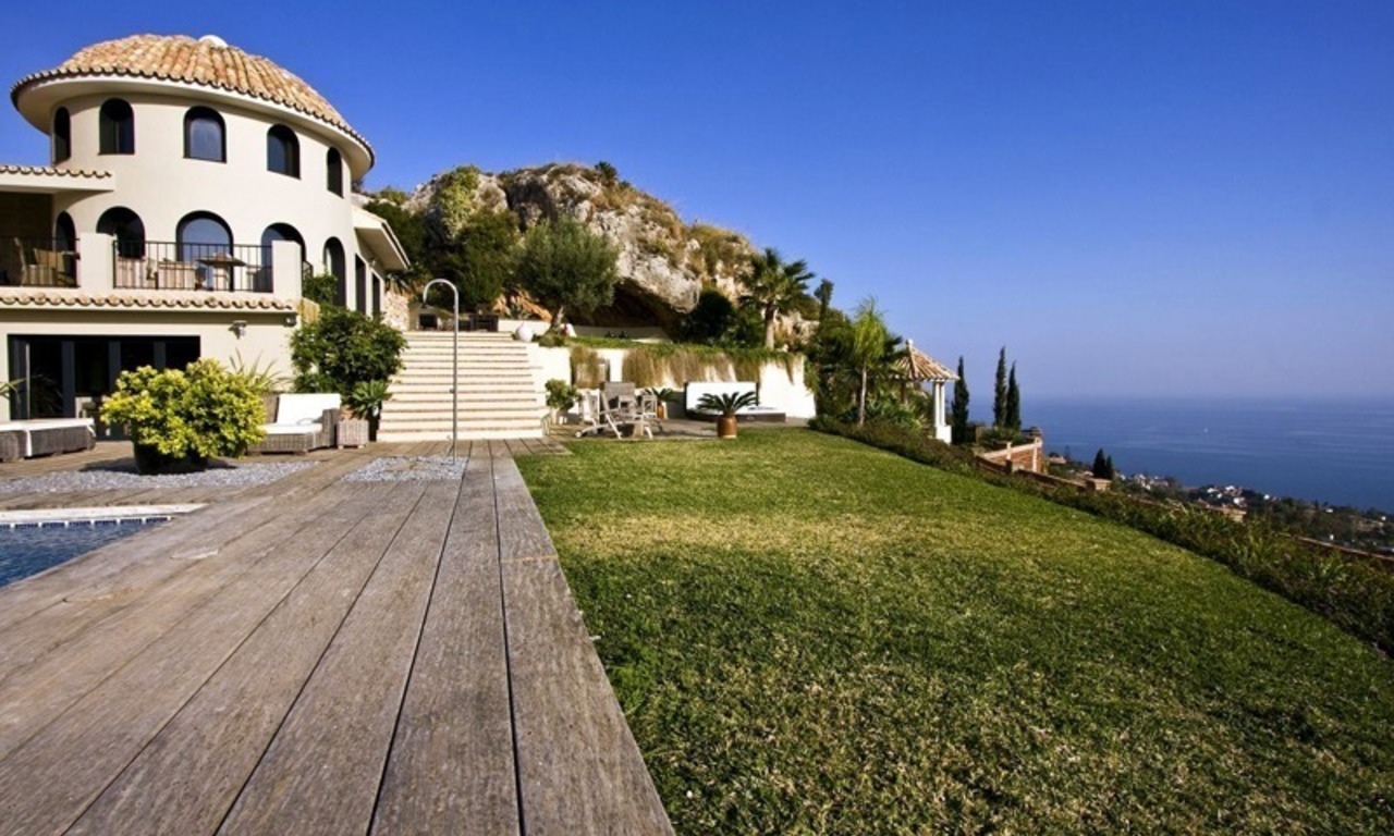 Modern luxury villa for sale in Benalmadena, Costa del Sol 0